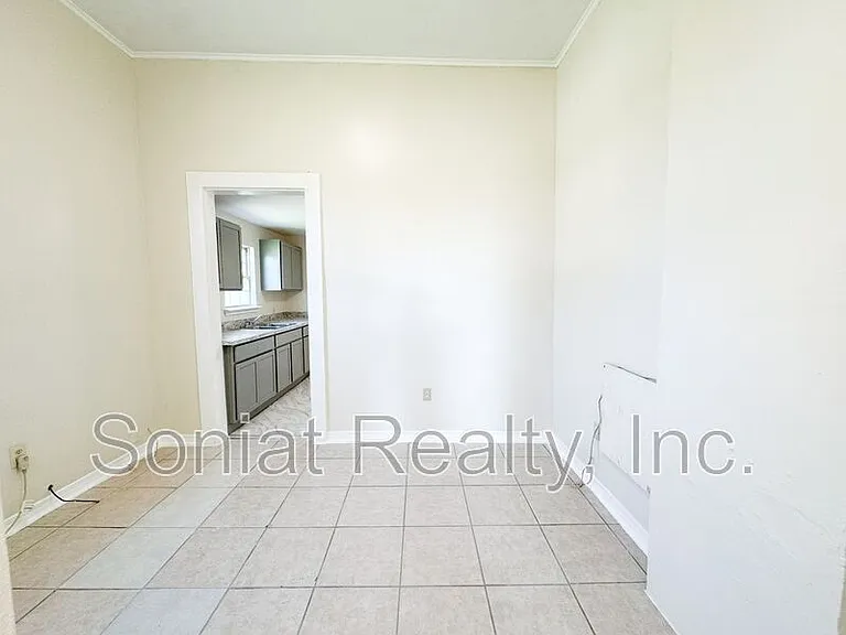 2215 N Galvez St — Photo 5