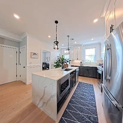 3 bed, 2.0 bath, 1172 sqft, $5,100 — Photo 3