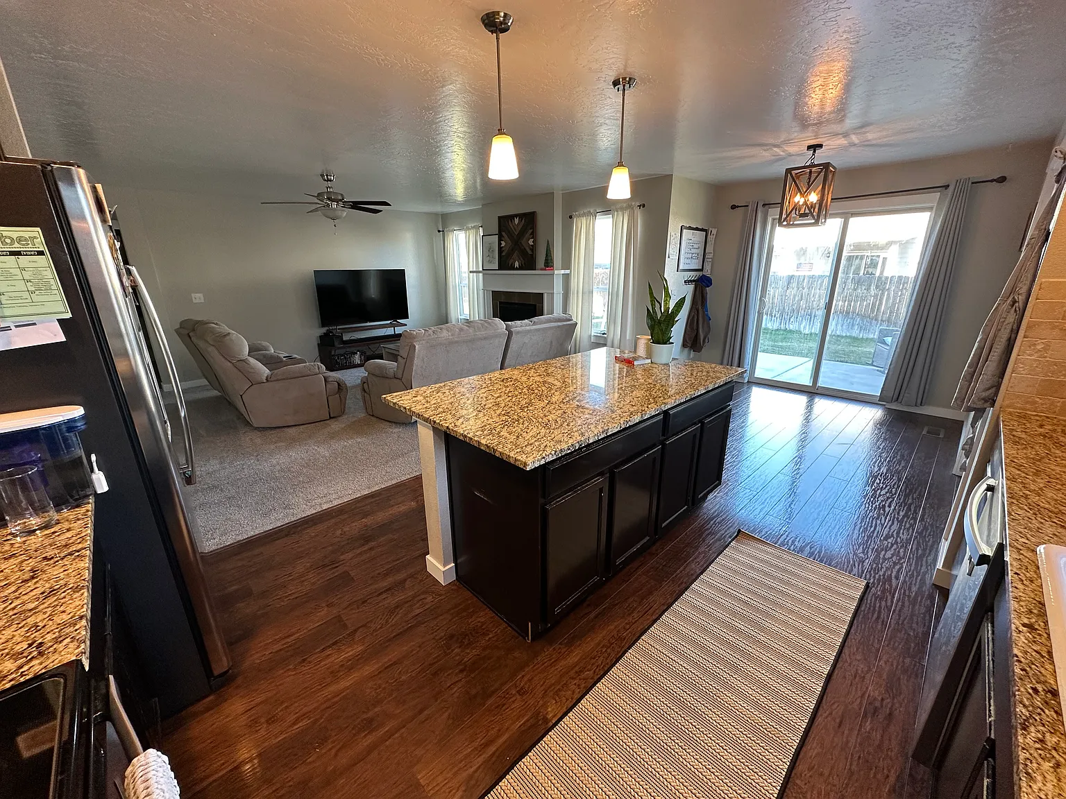 4 bed, 2530 sqft, $2,600 — Photo 4