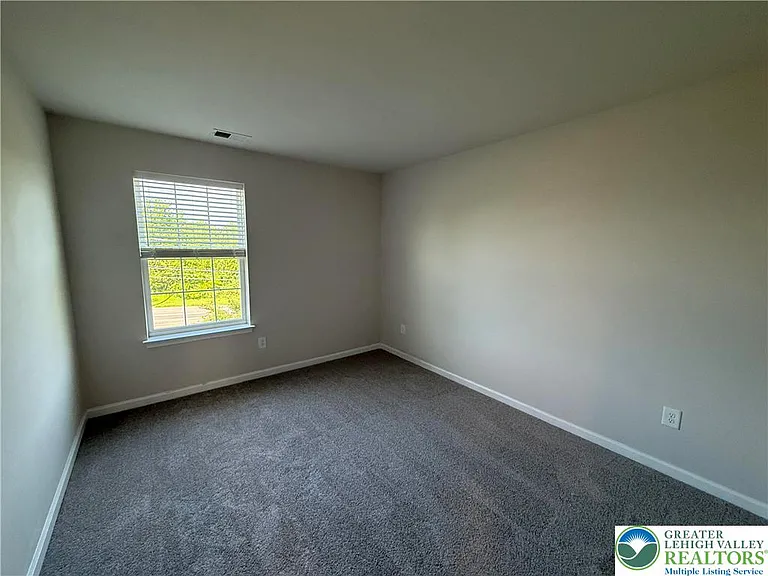 1047 Turnstone Dr — Photo 13