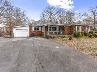 1620 Hollywood Rd, Knoxville, TN 37909