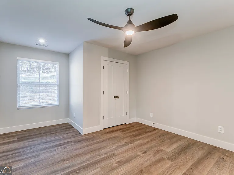 93 Chateau Dr — Photo 50