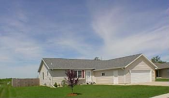 1st image of 118 N Birch Cir