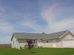 118 N Birch Cir, Janesville, IA 50647