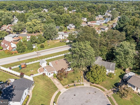 4th image of 38 Woodfield Ct