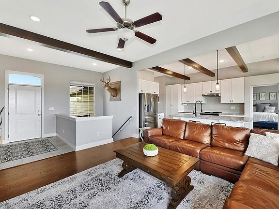 5th image of 2826 N Woodridge St