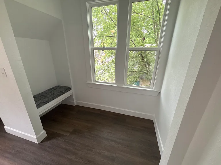 109 E St NW — Photo 18