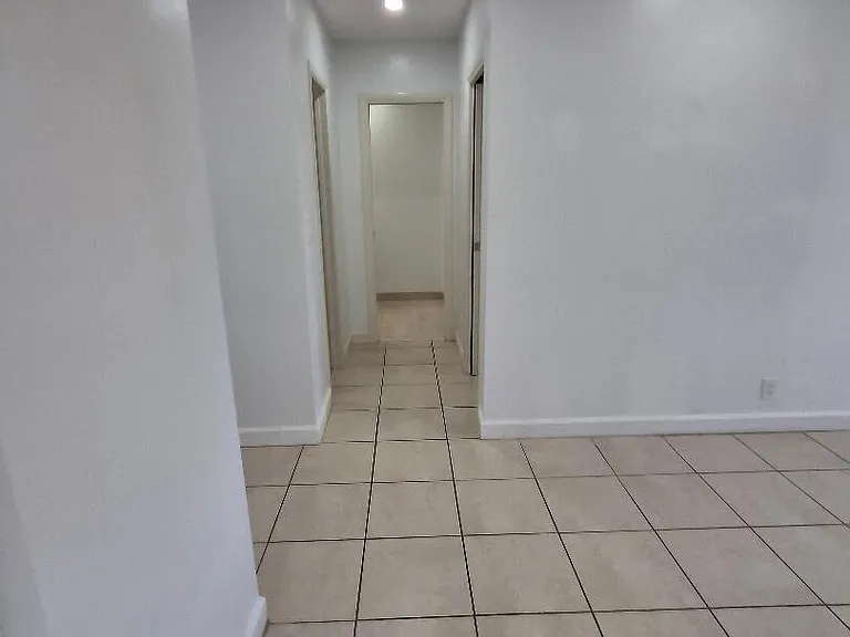 1250 E Sample Rd #303 — Photo 11