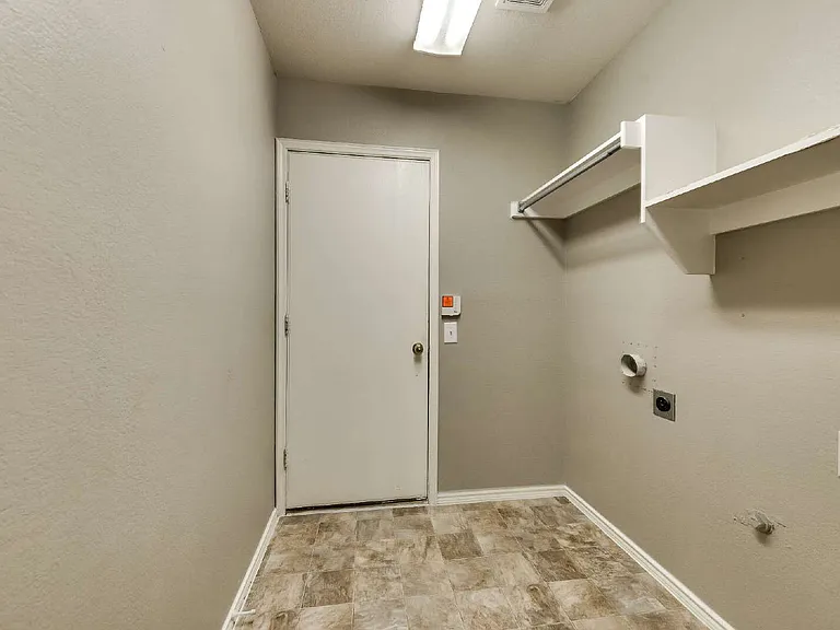 5909 Berkshire Rd — Photo 11