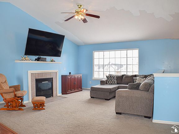 3rd image of 232 Dundee Ridge Dr