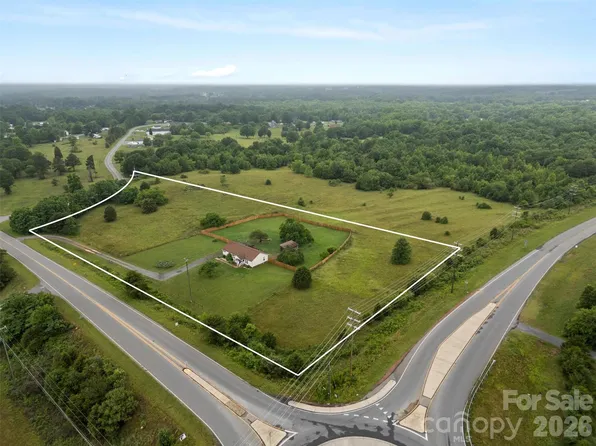 638 Margrace Rd, Kings Mountain, NC 28086