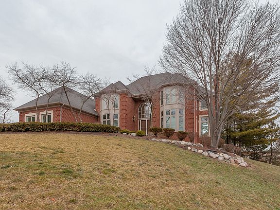 2nd image of 852 Andover Dr