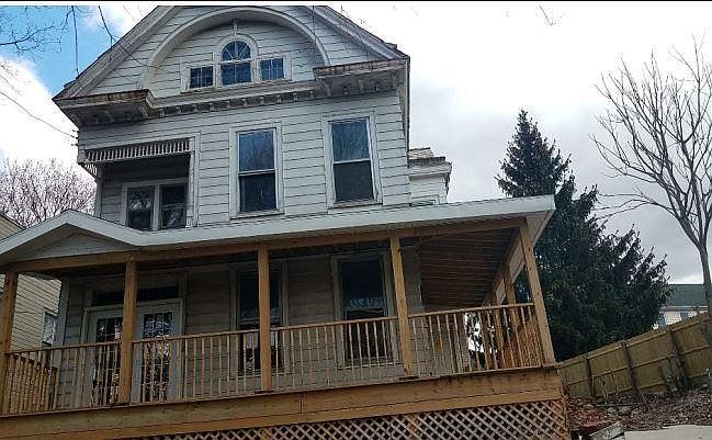 1st image of 17 Prospect Ave