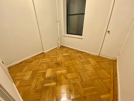 Rented by J PRESTON AND ASSOCIATES INC | media 28