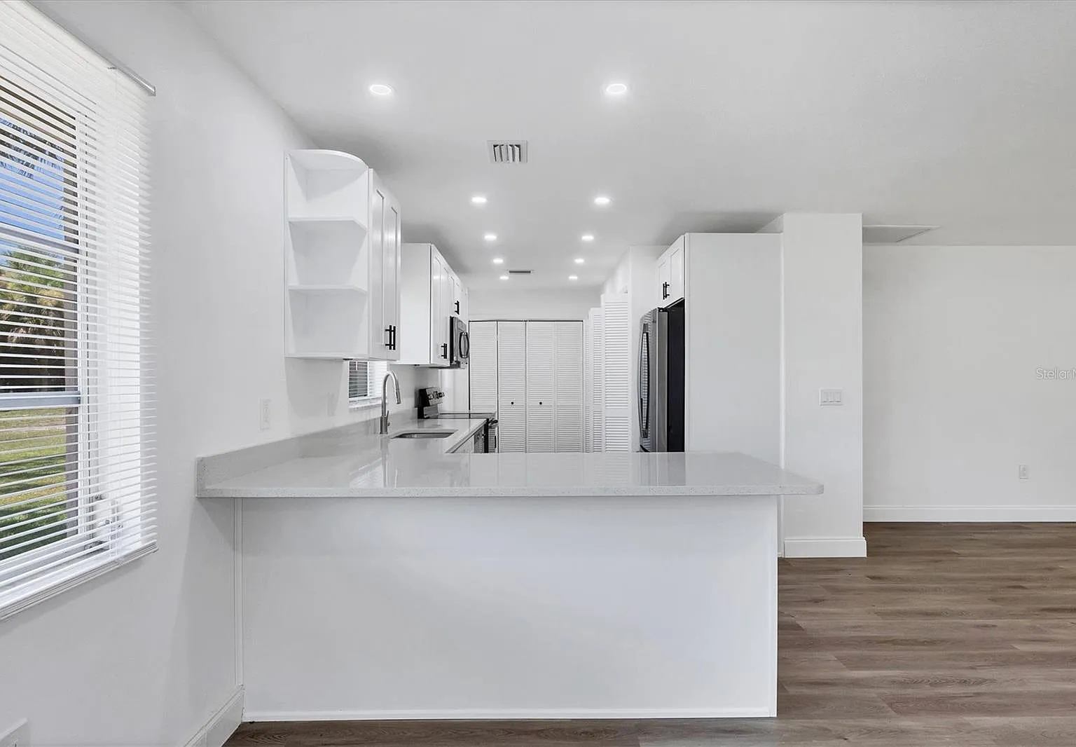 2 bed, 1389 sqft, $2,700 — Photo 4