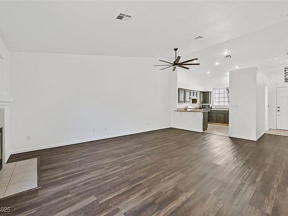 5th image of 7722 Top Hat Ave