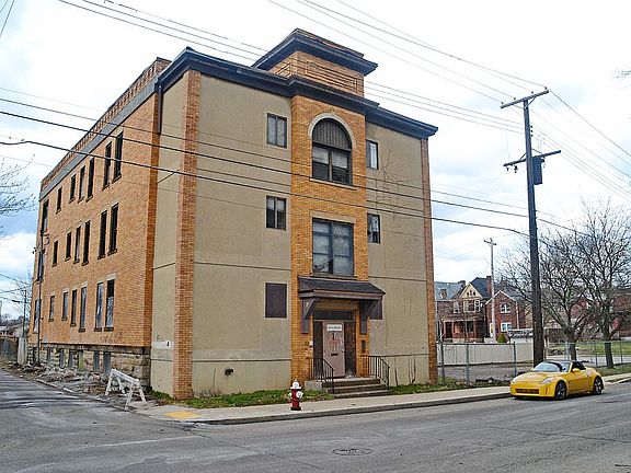 2nd image of 615 S Lang Ave