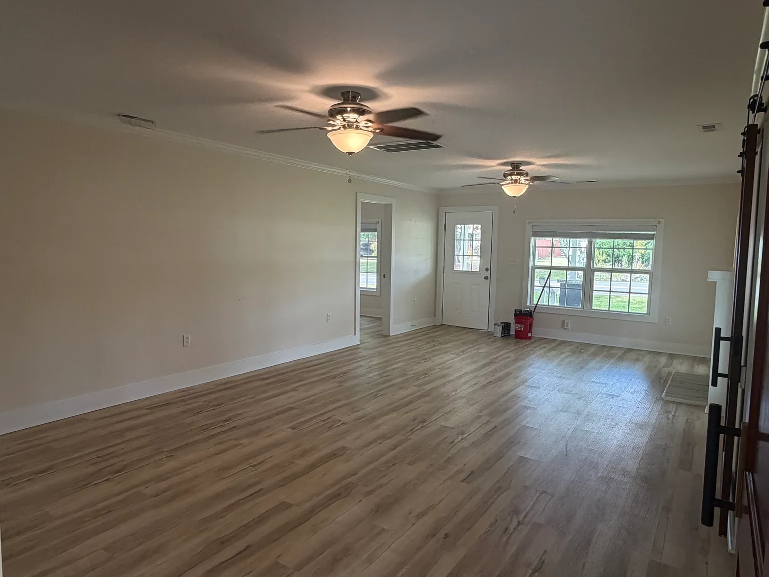 3 bed, 1848 sqft, $2,000 — Photo 2