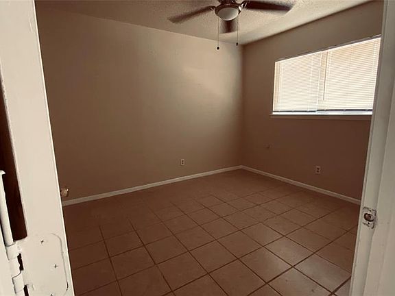 4th image of 811 Redbird Dr