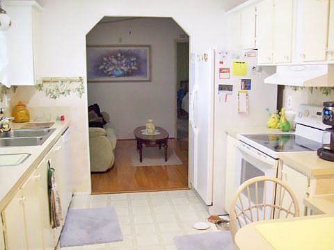 2nd image of 861 Phoenix Ln