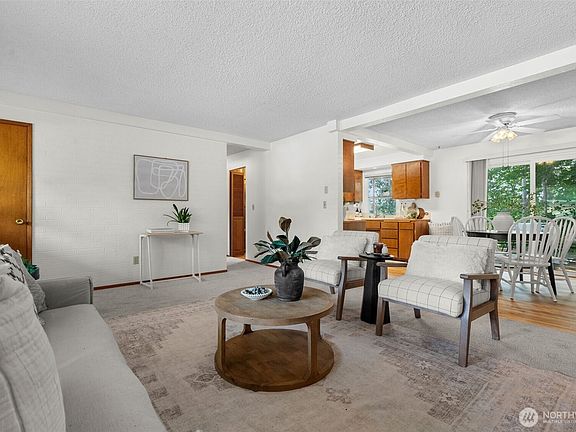 5th image of 202 Fir Drive NW