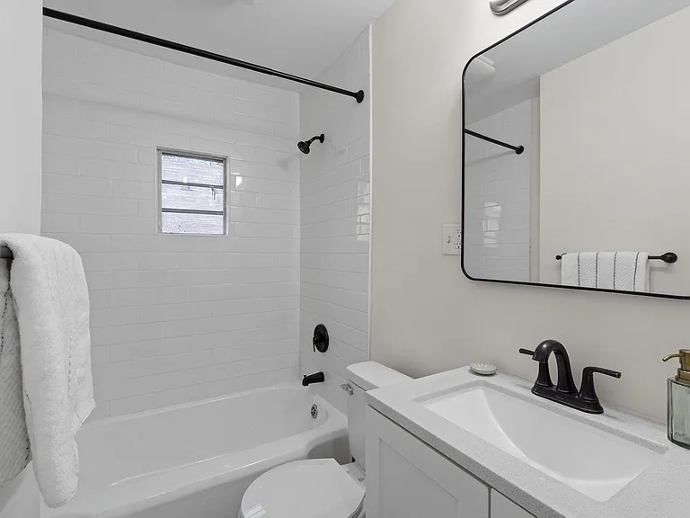 2833 Hazel St — Photo 11