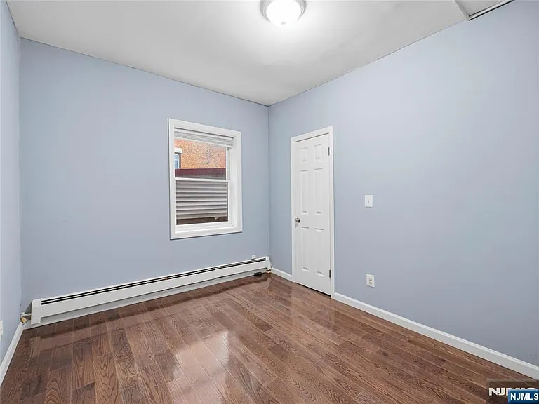 1-2 Hilliard Ave #2 — Photo 12