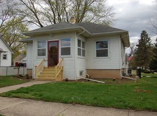 653 Jay St, Elgin, IL 60120
