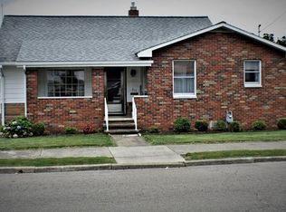 211 Orchard Ave, Ellwood City, PA 16117