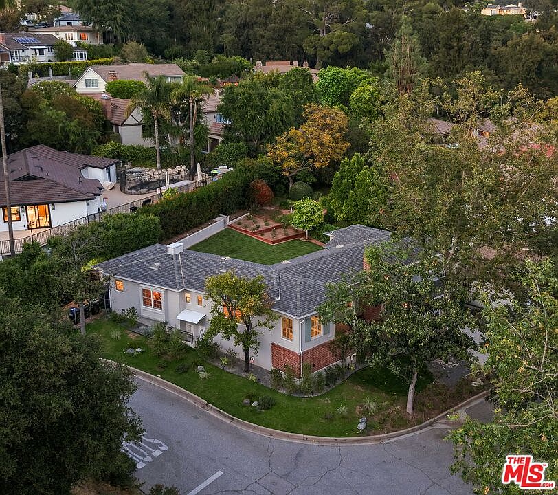 1st image of 1609 Las Flores Dr