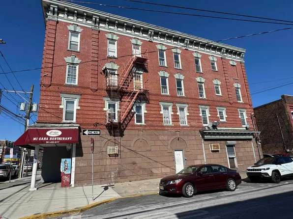 372 Communipaw Avenue 4R image 3 of 13