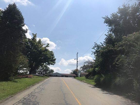 4th image of 216 Oriole Dr