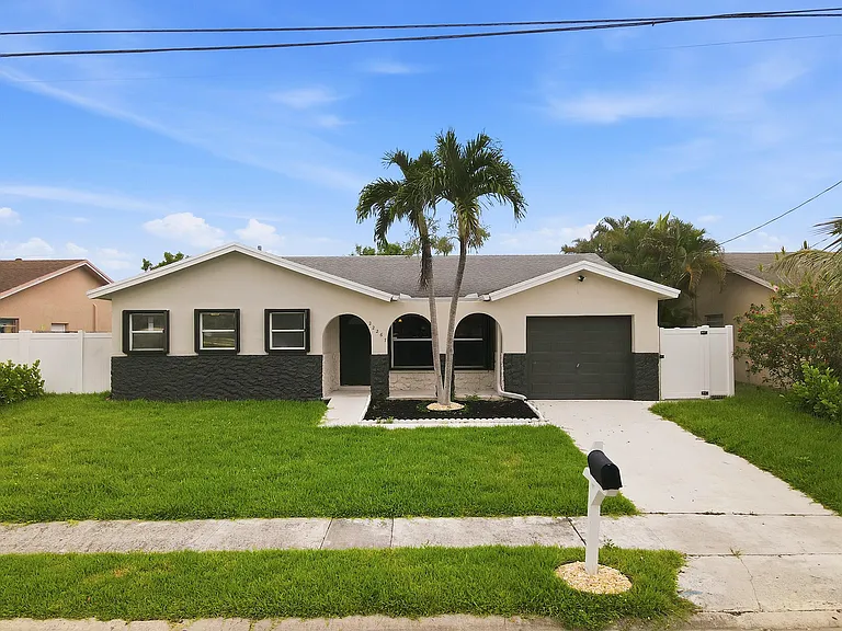 22267 SW 57th Ave — Photo 1