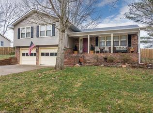 5 Fox Hollow Ct, Arden, NC 28704