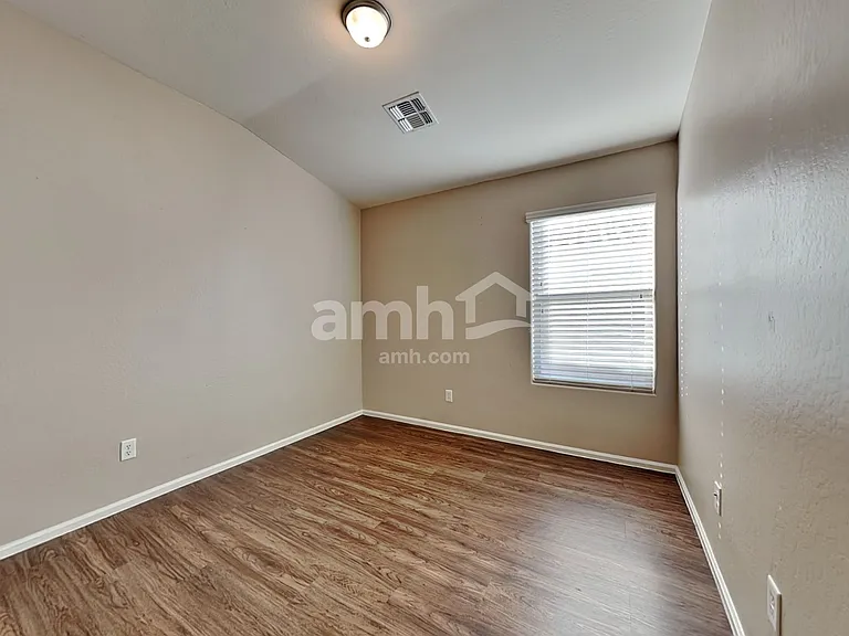 10338 W Wood St — Photo 13