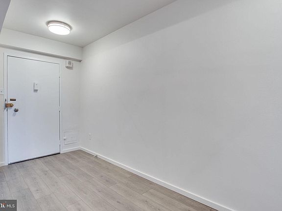 2nd image of 4201 Cathedral Ave NW APT 822E