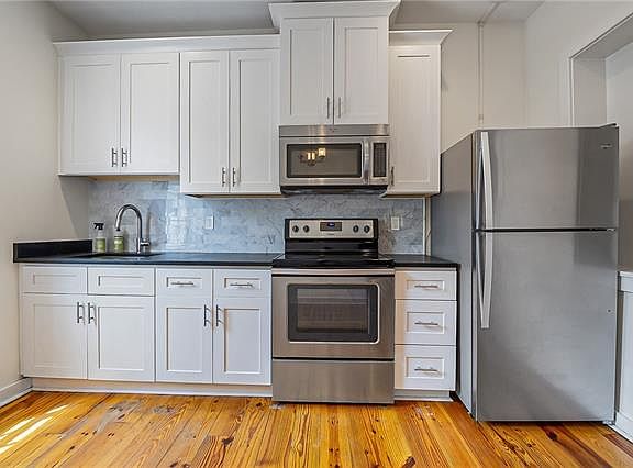 4th image of 938 Esplanade Ave APT B