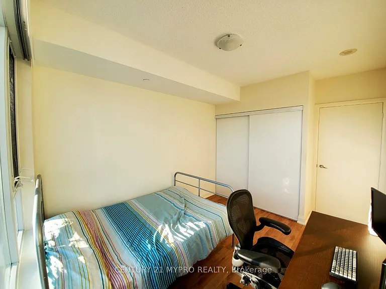 68 Canterbury Pl #1208 — Photo 6