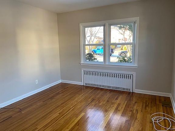 3rd image of 42 Beechwood Ave