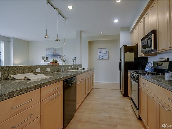 4th image of 1931 18th Pl NE