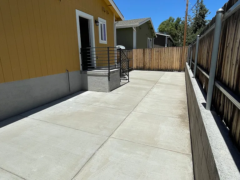 1048 Whipple St — Photo 26