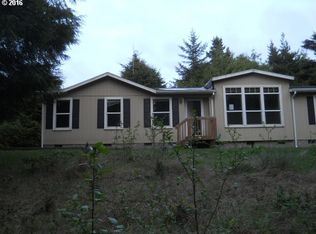 745 SW Edgewater Dr, Waldport, OR 97394