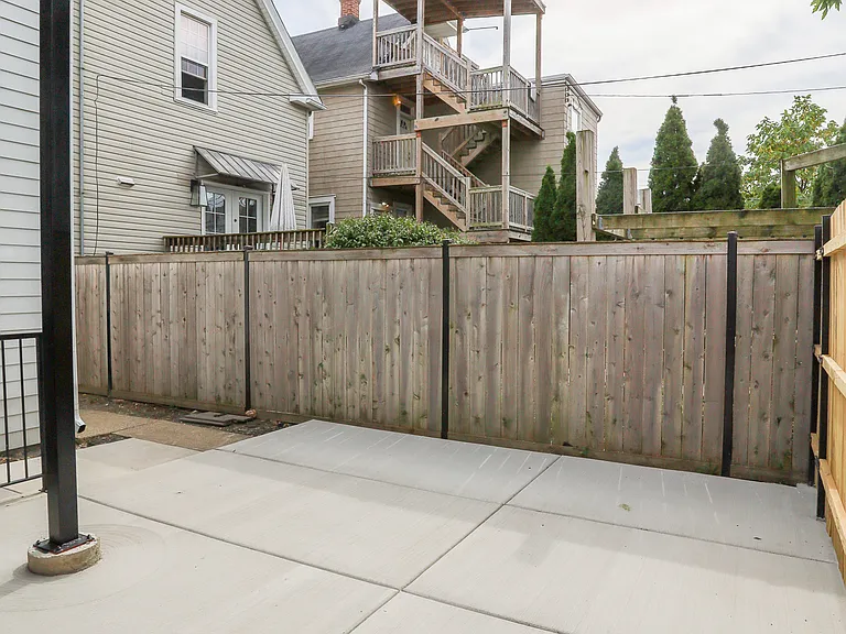2342 N Lawndale Ave #B — Photo 18