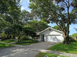8640 Macoma Dr NE, Saint Petersburg, FL 33702