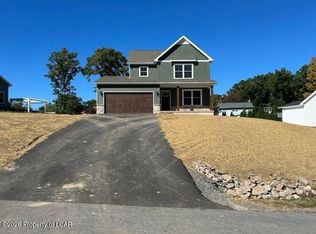 50 Saddle Ridge Dr, Dallas, PA 18612