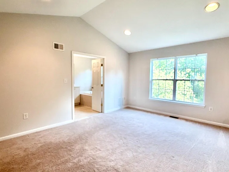 40 Truman Ave — Photo 22