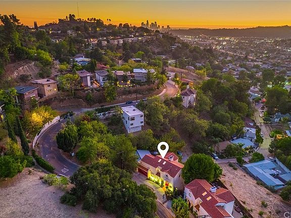 4th image of 728 Montecito Dr