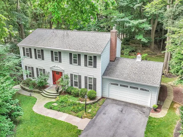 14 Conestoga Woods Rd, Lancaster, PA 17602