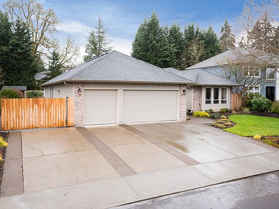 2nd image of 4215 NE 126th St