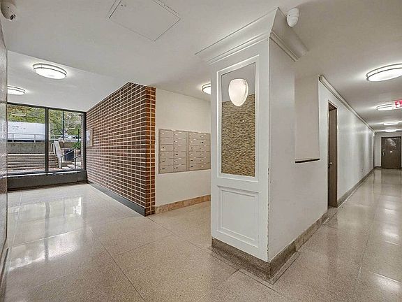 5th image of 971 Jerome St APT 3L